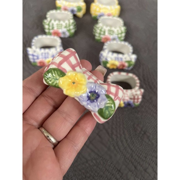 Set Of 8 Ceramic Floral Napkin Rings Bow Plaid By Lady Jayne NWOT - Picture 5 of 6
